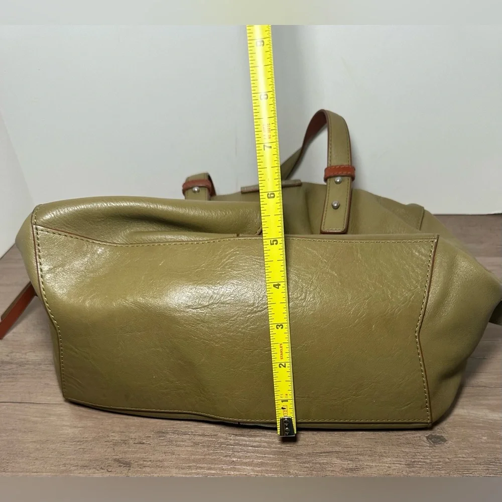 Vera‎ Bradley Gallatin Tanned Cowhide Leather Satchel Purse Cactus Green EUC.
